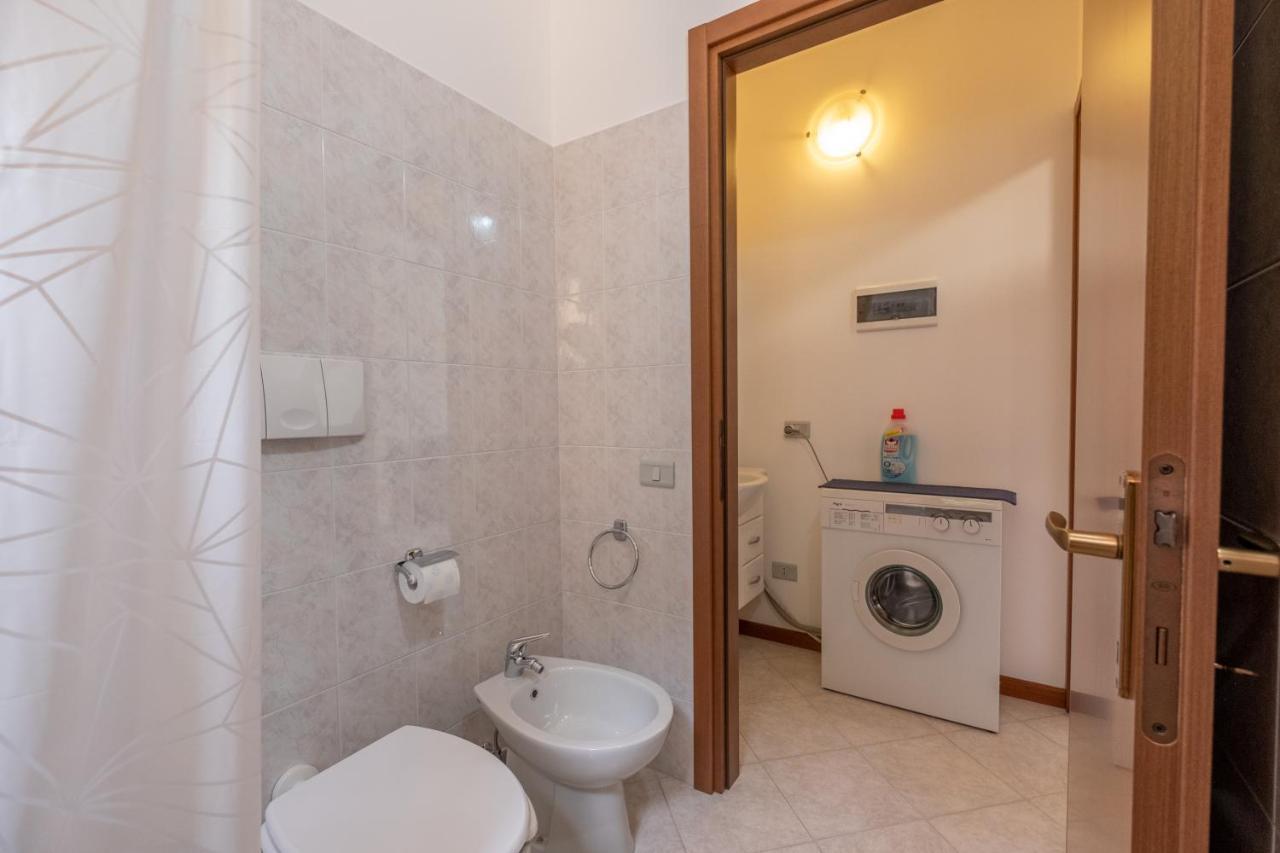 Happy Guest Apartments - Lake Panorama & Pool Riva di Solto Exterior photo