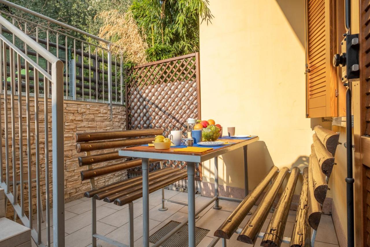 Happy Guest Apartments - Lake Panorama & Pool Riva di Solto Exterior photo